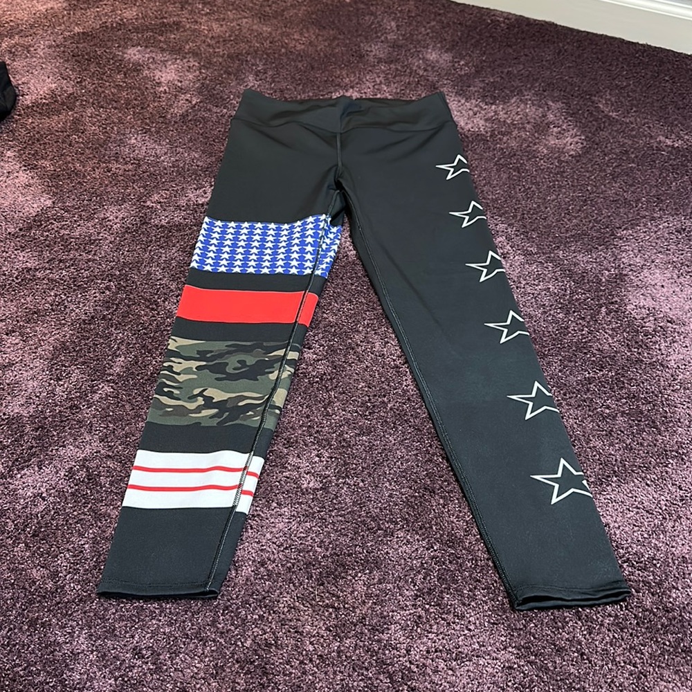 Noli size medium leggings